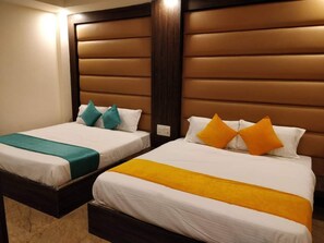 Soundproofing, free WiFi, bed sheets - Goroomgo Alfa Lucknow (Lucknow)