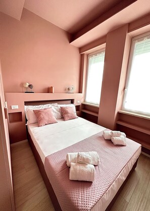 2 bedrooms, WiFi, bed sheets - Delightful apartment with modern and comfortable style near the beach (Marina di Andora)