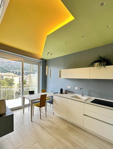 Delightful apartment with modern and comfortable style near the beach