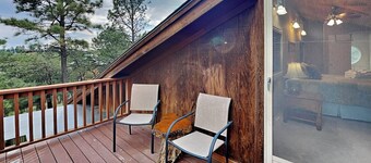 Lowkeys Lodge | Hot Tub, Great Midtown Location