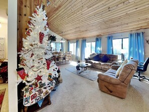 Smart TV, fireplace - Lowkeys Lodge | Hot Tub, Great Midtown Location (Ruidoso)