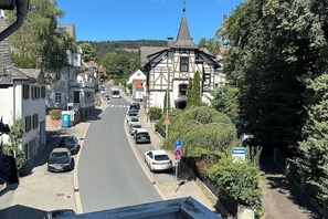 Property grounds - Family-friendly apartment to relax in  (Königstein im Taunus)