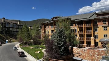 Condo, 2 Bedrooms | Exterior