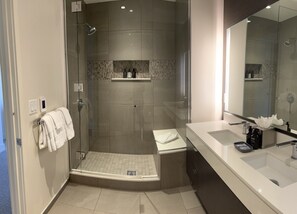 Condo, 2 Bedrooms | Bathroom