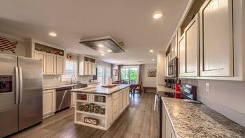 Rumah, 3 kamar tidur | Dapur pribadi | Lemari es, oven, kompor, dan mesin pembuat kopi/teh