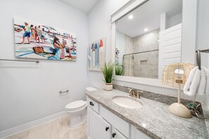 Townhome, 3 Bedrooms | Bilik Mandi | Tuala disediakan 