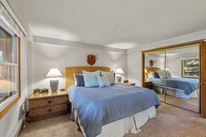 2 bedrooms, internet, bed sheets