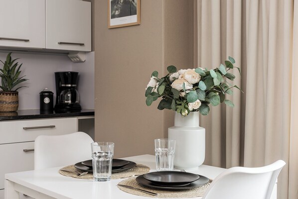 Economy Studio | Private kitchen | Electric kettle, toaster