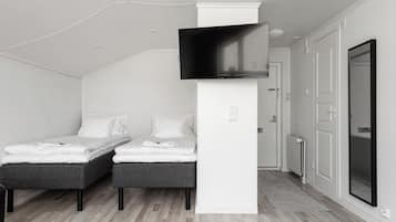 Economy Studio | Free WiFi
