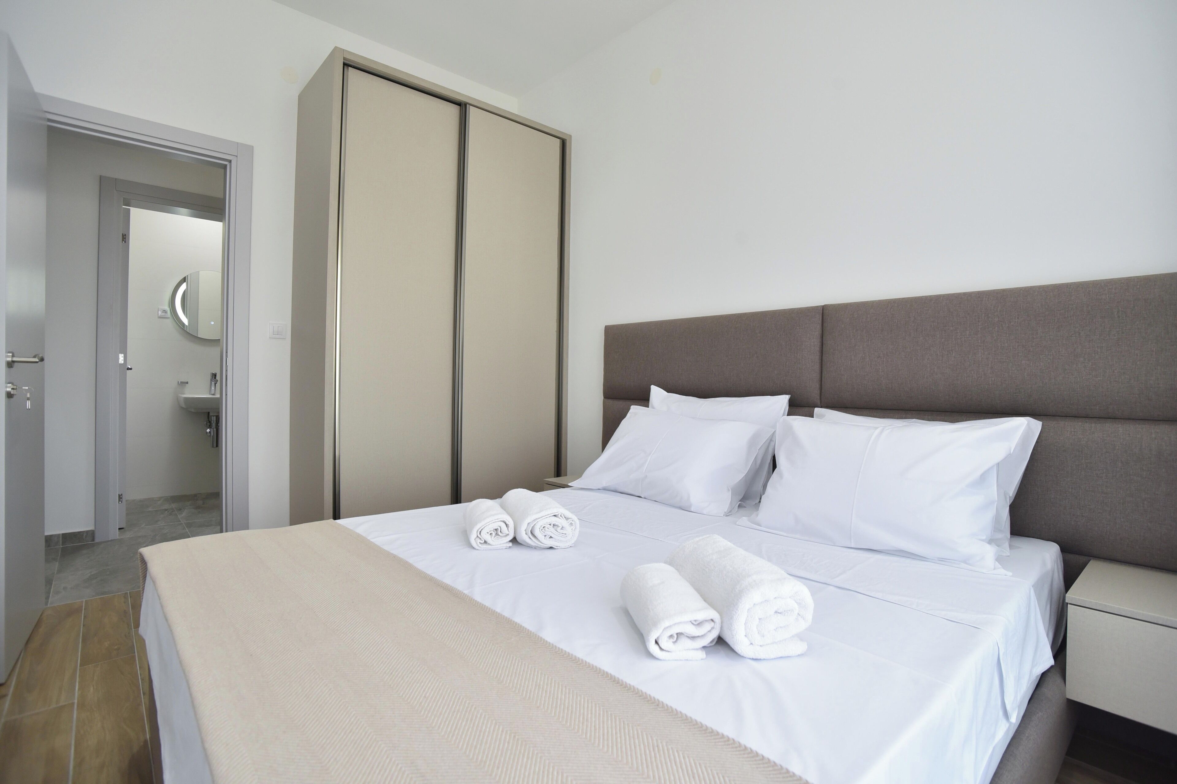 Apartamento familiar, vistas al mar | Caja fuerte, cortinas opacas, sistema de insonorización