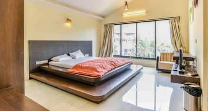 Bungalows In Lonavala with Swimming pool, WiFi, fitness room