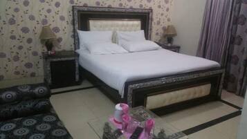 Deluxe Double Room | Soundproofing, iron/ironing board, free WiFi