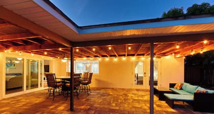 Heated Pool - New Listing-Pool Home- 1/2 block from Beach