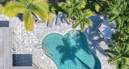 Heated Pool - New Listing-Pool Home- 1/2 block from Beach