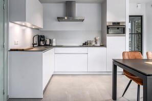 Microwave, oven, stovetop, coffee/tea maker