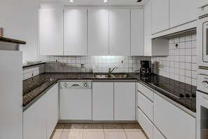 Fridge, coffee/tea maker - FOUR SEASONS 0204 +G-1/6 (NIEUWPOORT)