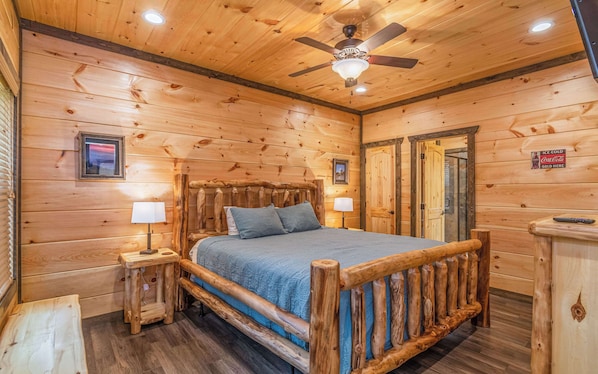 3 bedrooms, travel cot, WiFi, bed sheets