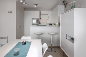 KylskÄp, mikrovÄgsugn, ugn och spishÀll