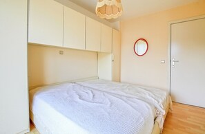 2 bedrooms