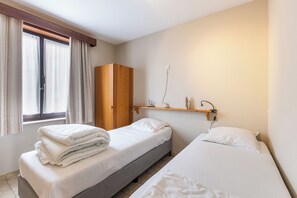 2 室のベッドルーム、WiFi (無料)