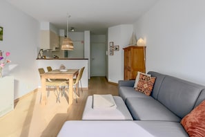 TV - 1 bedroom accommodation in Oostduinkerke (Oostduinkerke)