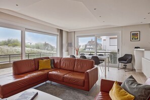 Living area - Castelli J0002 + P J02* (Oostduinkerke)