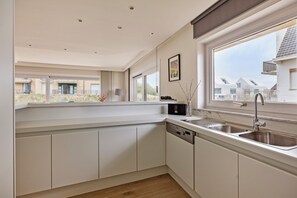 Interior - Castelli J0002 + P J02* (Oostduinkerke)