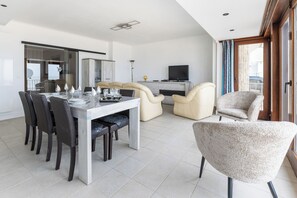 Dining - 3 bedroom accommodation in Sint Idesbald (Sint Idesbald)