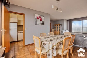 Dining - 2 bedroom accommodation in Koksijde (Koksijde)