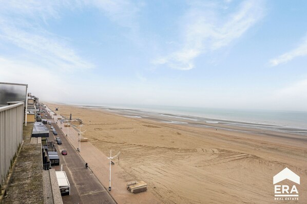 Beach - 2 bedroom accommodation in Koksijde (Koksijde)