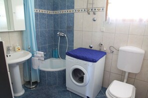 Apartment (A1) | Bathroom - Apartment Marina (Supetar)