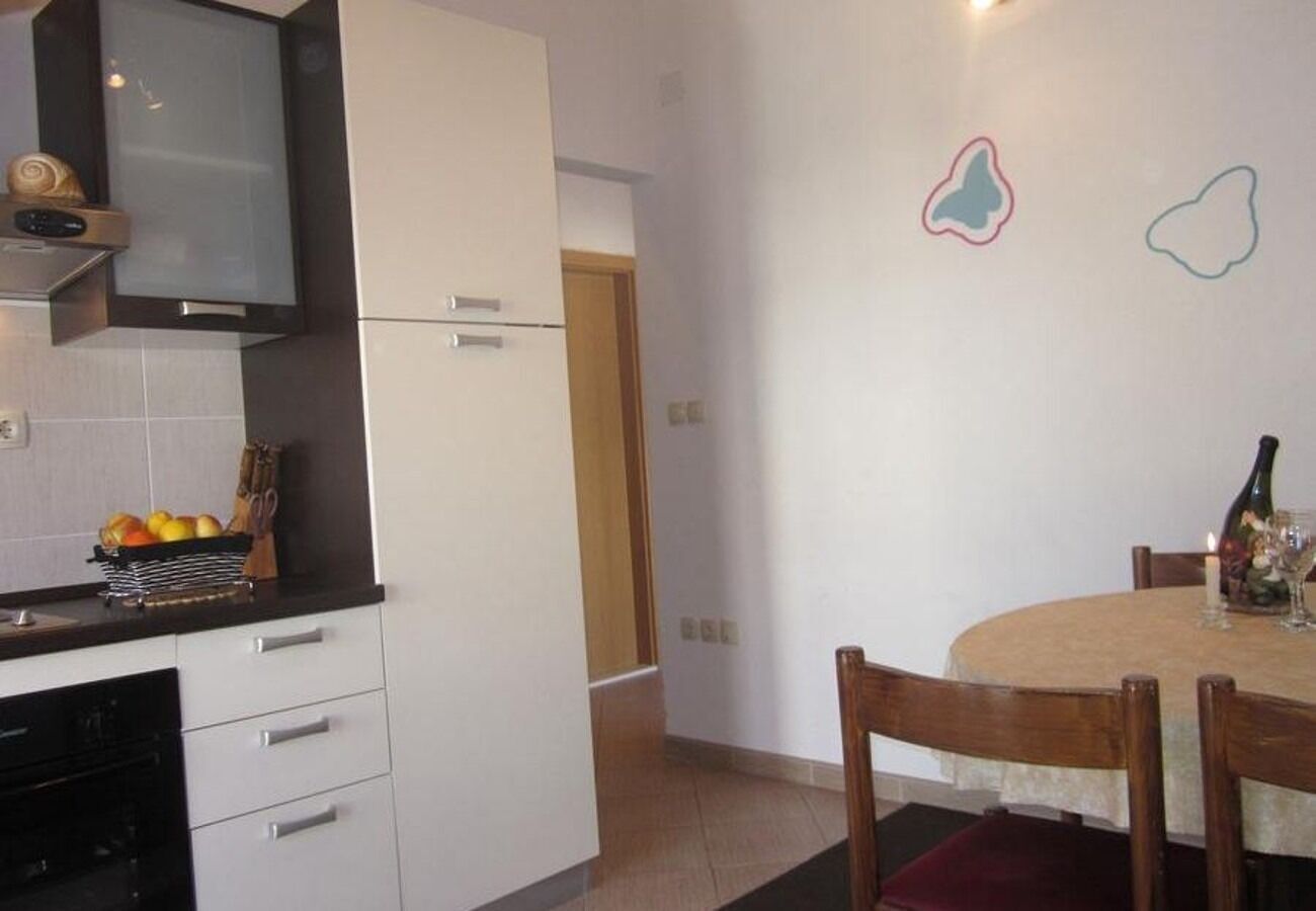 Apartment (A2) | Private kitchen | Fridge, oven, stovetop, espresso maker