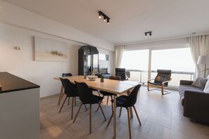 Dining - 2 bedroom accommodation in Sint Idesbald (Sint Idesbald)