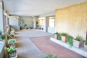 Property grounds - Domus Arvali - 73sqm Family Apartment with Terrace in Rome (Roma)
