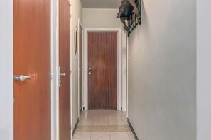 Interior - 5 bedroom accommodation in Koksijde (Koksijde)