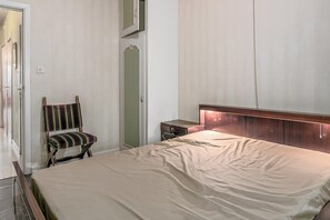 5 bedrooms