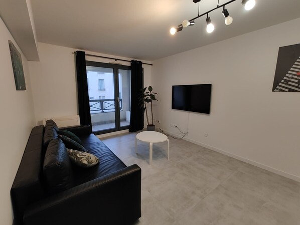 TV