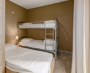 2 bedrooms, free WiFi