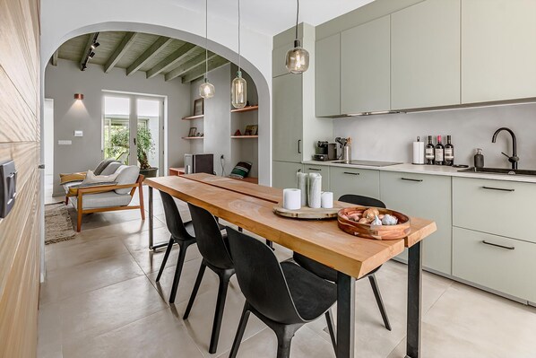 Oven, coffee/tea maker, dining tables - 2 bedroom accommodation in De Panne (De Panne)