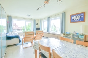Interior - 2 bedroom accommodation in Koksijde (Koksijde)
