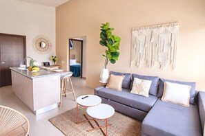 2 bedrooms, Internet - Upstay - Modern Jaco Beach Apartment With Pool (Jacó)