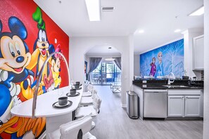 2 bedrooms, Internet - Upstay - Disney Themed Apartment w Luxury Patio (Winter Garden)