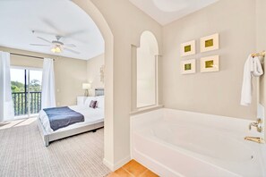 Apartment - Modern 2BR Condo - Hot Tub and Pool - Near Disney (Winter Garden)