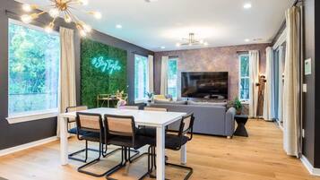 House | 5 bedrooms, Internet