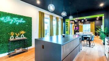 House | 4 bilik tidur, Internet