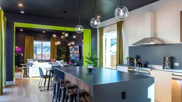 House | 4 bilik tidur, Internet