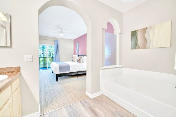 Apartment - Modern 3BR Condo Near Disney- Pool and Hot Tub (Winter Garden)