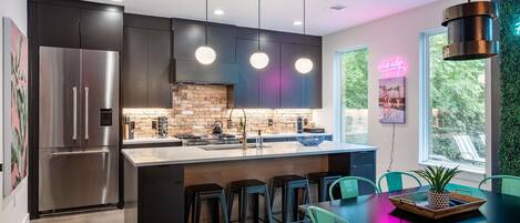 House | 6 bedrooms, Internet