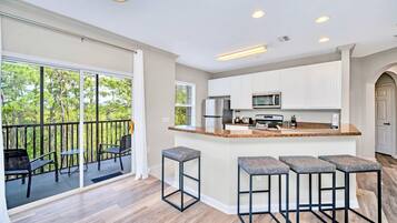 3 bedrooms, Internet