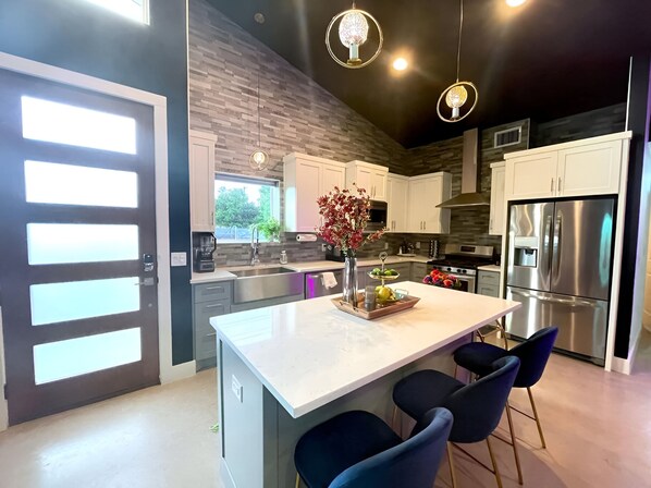 House | 4 bedrooms, Internet